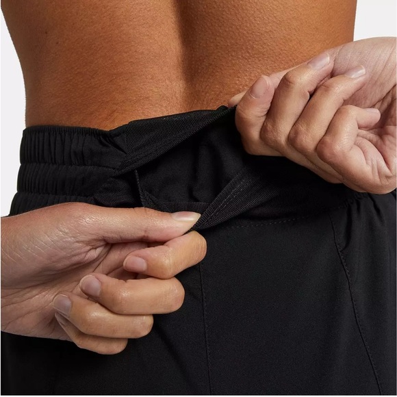 NWOT Nike Women's Black Athletic Shorts Sz Large - Picture 3 of 9